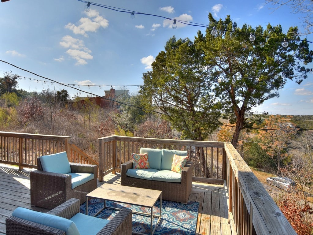 2501 Crazyhorse Apache Shores Laurie Flood Realtor Austin TX