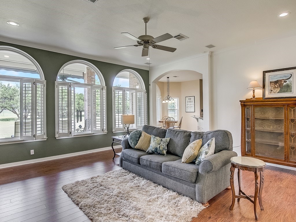 217 Breakaway Cedar Park Laurie Flood Realtor Austin TX