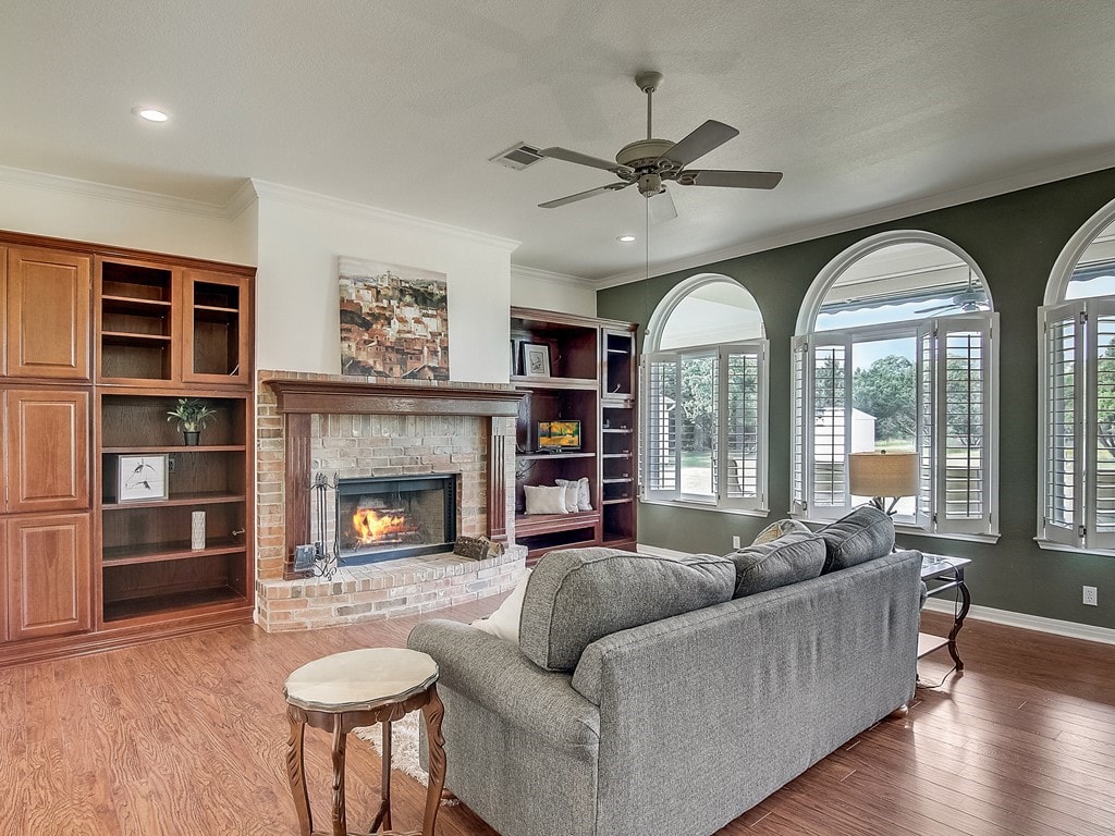 217 Breakaway Cedar Park Laurie Flood Realtor Austin TX