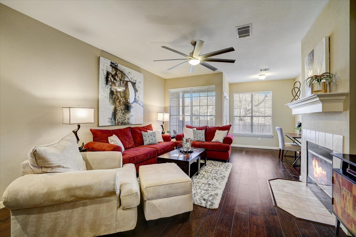 12401 Los Indios 3 NW Austin Laurie Flood Realtor Austin TX