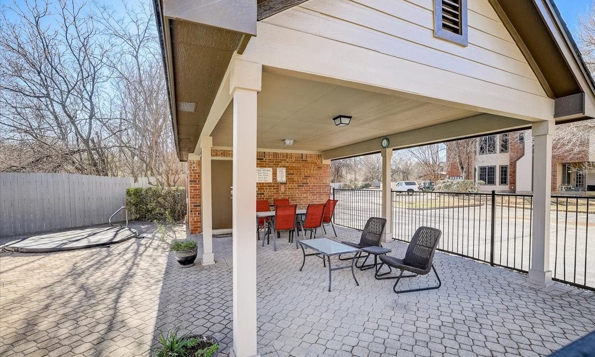 12401 Los Indios 3 NW Austin Laurie Flood Realtor Austin TX