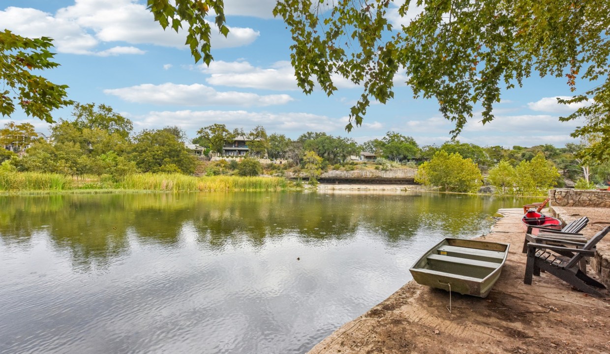 038_Nearby Swimming Holel