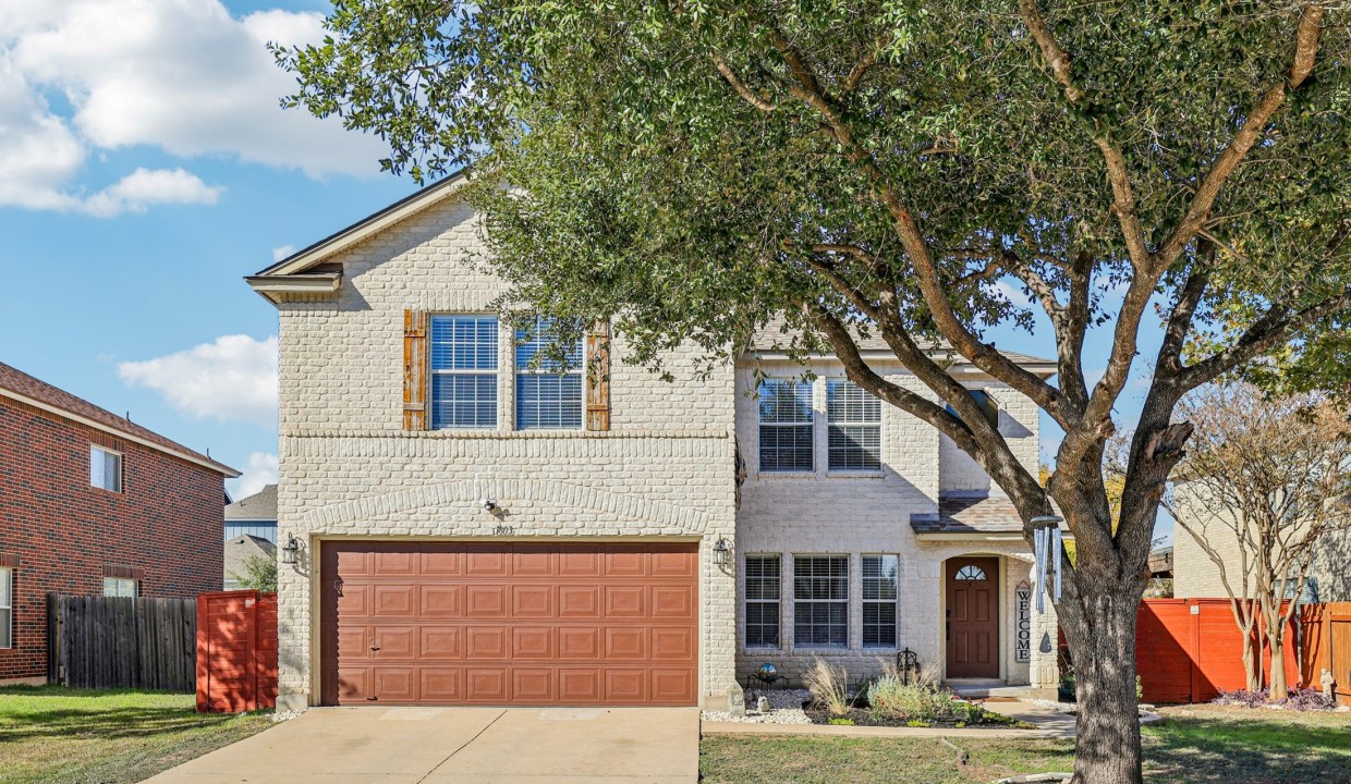1803 Candlelight Dr Leander TX